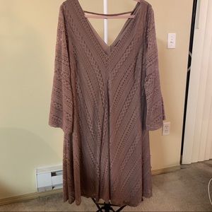 TAUPE LACE BELL SLEEVE TRAPEZE DRESS